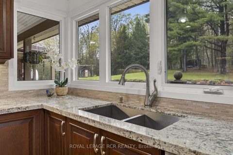 Photo 17 at 16365 Bathurst Street, Summerhill Estates, Newmarket