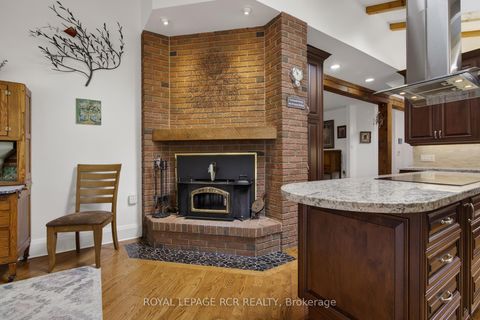 Photo 23 at 16365 Bathurst Street, Summerhill Estates, Newmarket