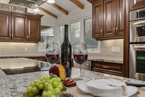 Photo 24 at 16365 Bathurst Street, Summerhill Estates, Newmarket
