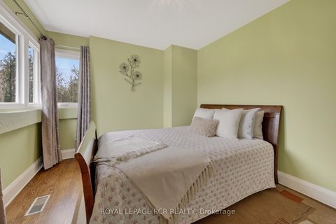Photo 31 at 16365 Bathurst Street, Summerhill Estates, Newmarket