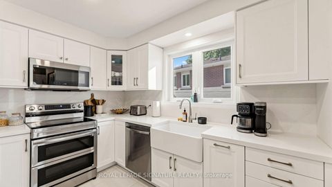 Photo 5 at 134 Oakmeadow Boulevard, Morningside, Toronto