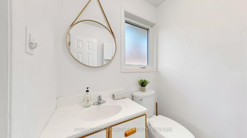 Photo 7 at 134 Oakmeadow Boulevard, Morningside, Toronto