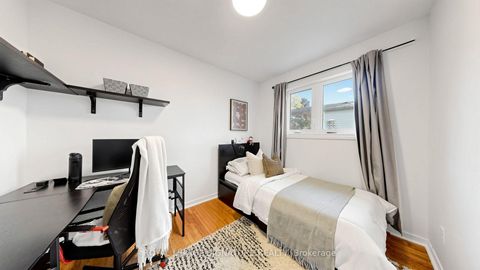 Photo 8 at 134 Oakmeadow Boulevard, Morningside, Toronto