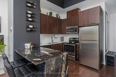 Photo 3 at 705 - 20 Bruyeres Mews, Niagara, Toronto