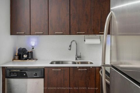 Photo 4 at 705 - 20 Bruyeres Mews, Niagara, Toronto