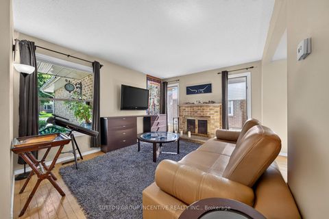 Photo 3 at 26 Fox Run, Letitia Heights, Barrie