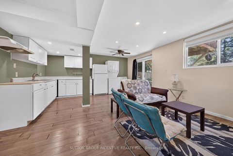 Photo 18 at 26 Fox Run, Letitia Heights, Barrie