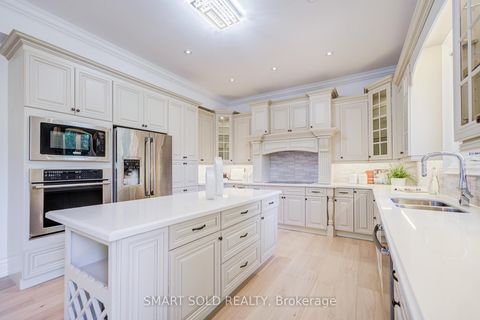 Photo 15 at 201 Burnhamthorpe Road, City Centre West, Toronto