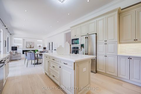 Photo 16 at 201 Burnhamthorpe Road, City Centre West, Toronto