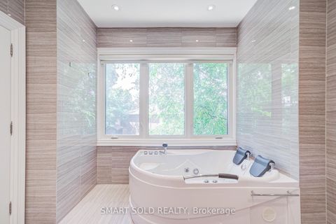 Photo 27 at 201 Burnhamthorpe Road, City Centre West, Toronto