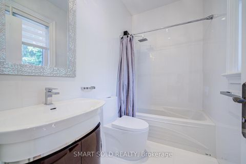 Photo 31 at 201 Burnhamthorpe Road, City Centre West, Toronto