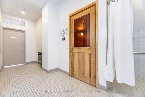 Photo 33 at 612 - 85 North Park Road, Beverley Glen, Vaughan