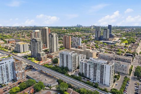 Photo 37 at 118 - 816 Lansdowne Avenue, Junction, Toronto