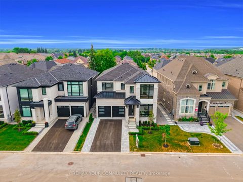 Photo 3 at 23 Menotti Drive, Oak Ridges, Richmond Hill