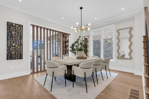 Photo 10 at 23 Menotti Drive, Oak Ridges, Richmond Hill