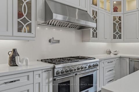 Photo 9 at 129 Arnold Avenue, Yorkhill, Vaughan