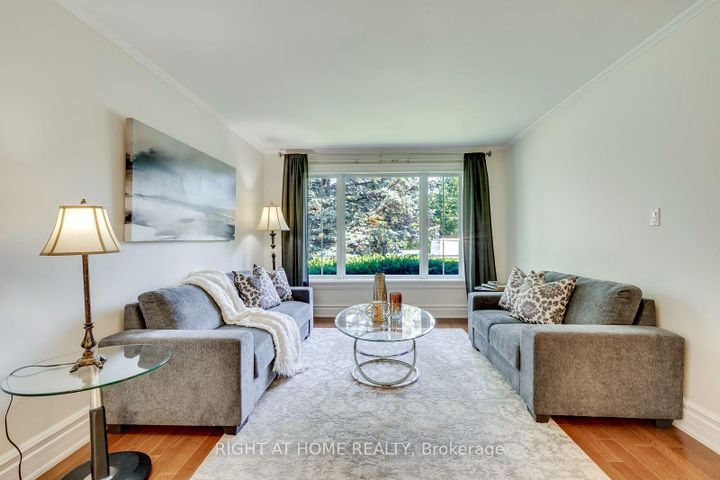 Photo 4 at 1025 Vanier Drive, Lorne Park, Mississauga