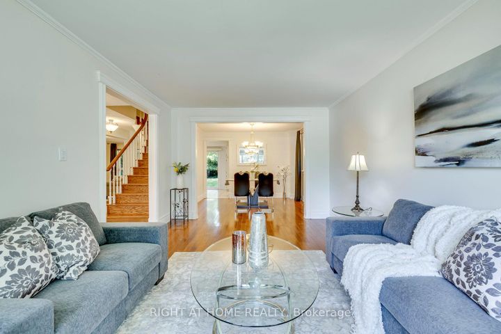 Photo 6 at 1025 Vanier Drive, Lorne Park, Mississauga