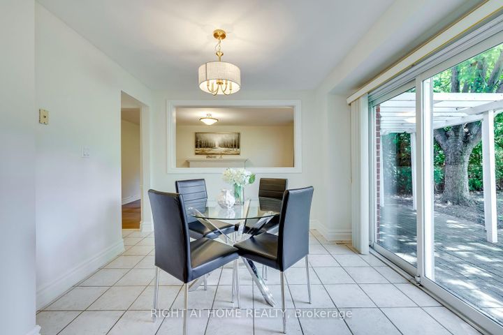 Photo 10 at 1025 Vanier Drive, Lorne Park, Mississauga