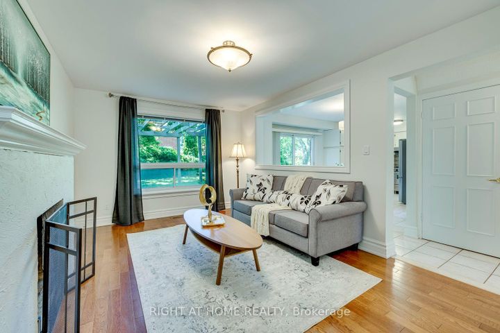 Photo 15 at 1025 Vanier Drive, Lorne Park, Mississauga