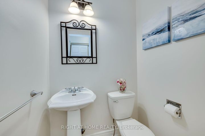 Photo 17 at 1025 Vanier Drive, Lorne Park, Mississauga