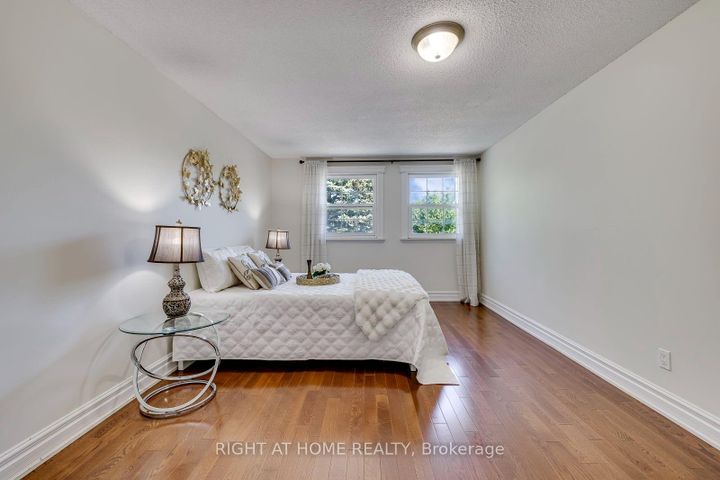 Photo 20 at 1025 Vanier Drive, Lorne Park, Mississauga