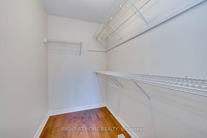 Photo 22 at 1025 Vanier Drive, Lorne Park, Mississauga