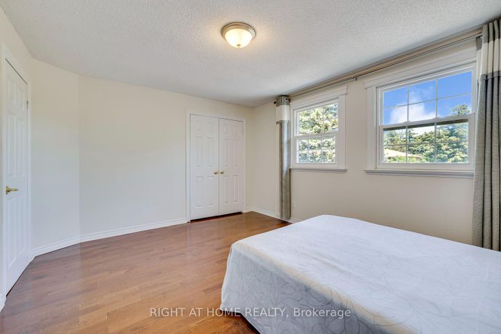 Photo 26 at 1025 Vanier Drive, Lorne Park, Mississauga