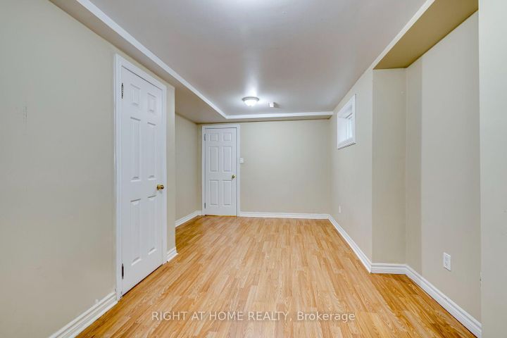 Photo 31 at 1025 Vanier Drive, Lorne Park, Mississauga