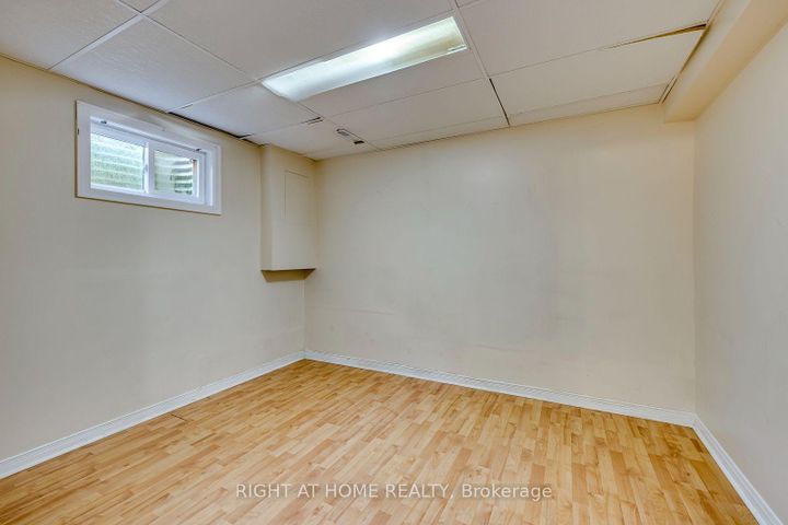 Photo 32 at 1025 Vanier Drive, Lorne Park, Mississauga