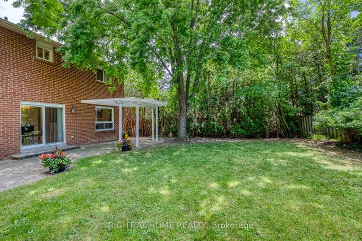 Photo 37 at 1025 Vanier Drive, Lorne Park, Mississauga