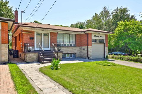 Photo 2 at 3 Presley Avenue, Birchmount, Toronto