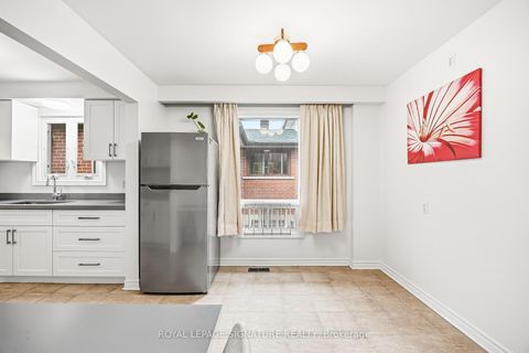 Photo 7 at 3 Presley Avenue, Birchmount, Toronto