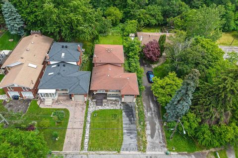 Photo 36 at 3 Presley Avenue, Birchmount, Toronto