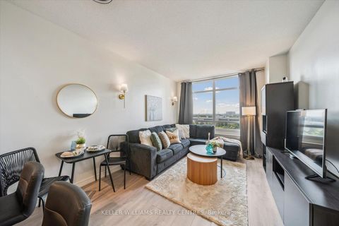 Photo 7 at 902 - 9245 Jane Street, Maple, Vaughan
