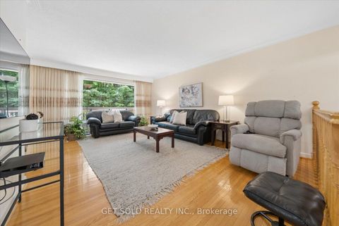 Photo 4 at 129 Riverhead Drive, Kipling, Toronto