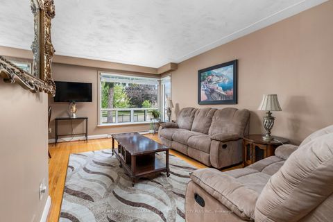 Photo 4 at 549 Rustic Road, Maple Leaf, Toronto