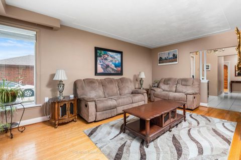 Photo 6 at 549 Rustic Road, Maple Leaf, Toronto