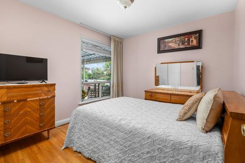 Photo 18 at 549 Rustic Road, Maple Leaf, Toronto