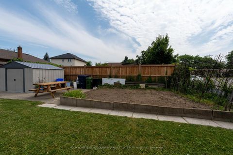 Photo 35 at 549 Rustic Road, Maple Leaf, Toronto