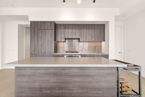 Photo 11 at 6108 - 7 Grenville Street, Bay Street Corridor, Toronto