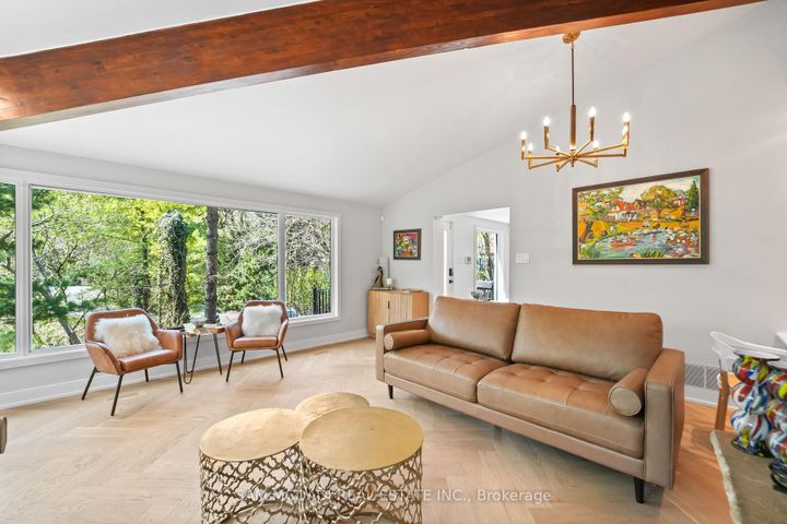 Photo 3 at 1273 Queen Victoria Avenue, Lorne Park, Mississauga