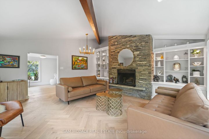 Photo 4 at 1273 Queen Victoria Avenue, Lorne Park, Mississauga