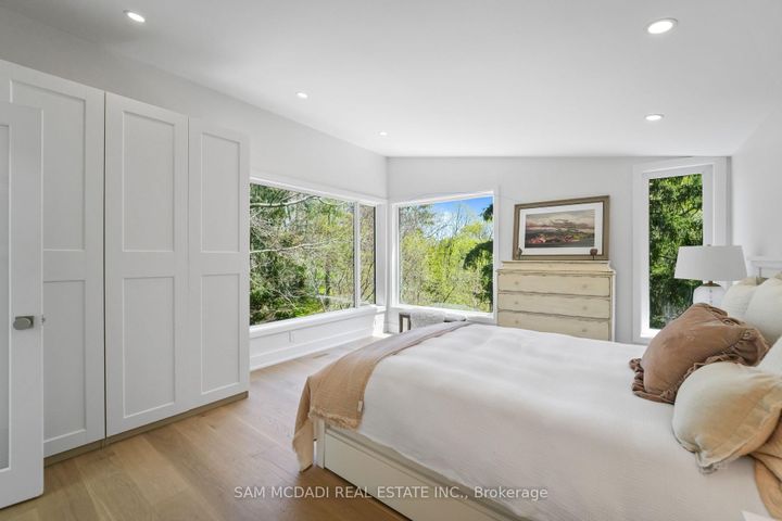 Photo 17 at 1273 Queen Victoria Avenue, Lorne Park, Mississauga