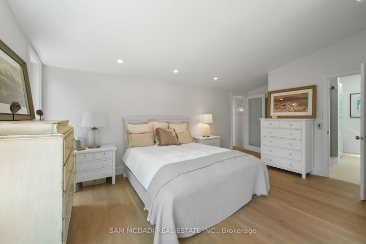 Photo 18 at 1273 Queen Victoria Avenue, Lorne Park, Mississauga