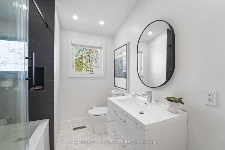 Photo 23 at 1273 Queen Victoria Avenue, Lorne Park, Mississauga