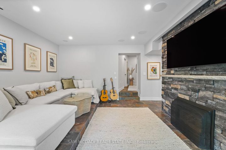 Photo 27 at 1273 Queen Victoria Avenue, Lorne Park, Mississauga