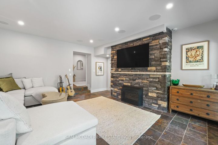 Photo 28 at 1273 Queen Victoria Avenue, Lorne Park, Mississauga