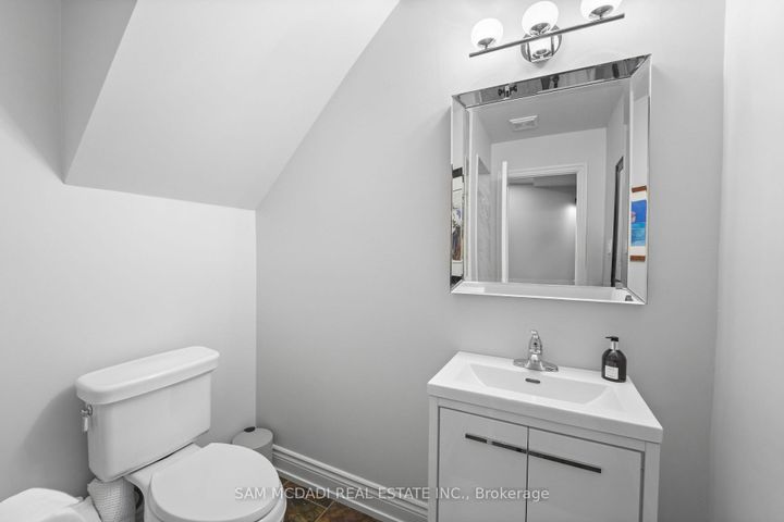 Photo 30 at 1273 Queen Victoria Avenue, Lorne Park, Mississauga
