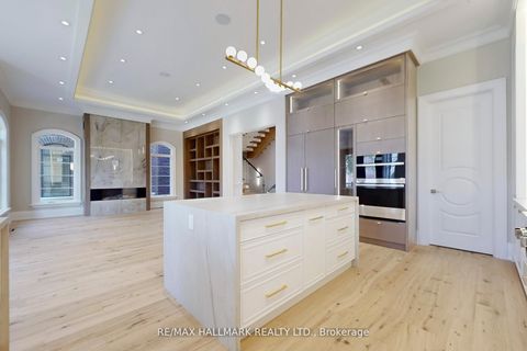 Photo 4 at 152 Olde Bayview Avenue, Oak Ridges Lake Wilcox, Richmond Hill